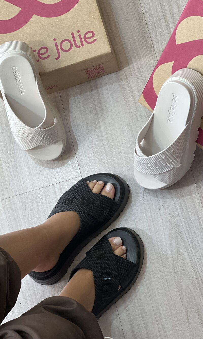 tamanco chinelo tratorado preto petite jolie pj7588 tamanco chinelo tratorado preto petite jolie pj7588