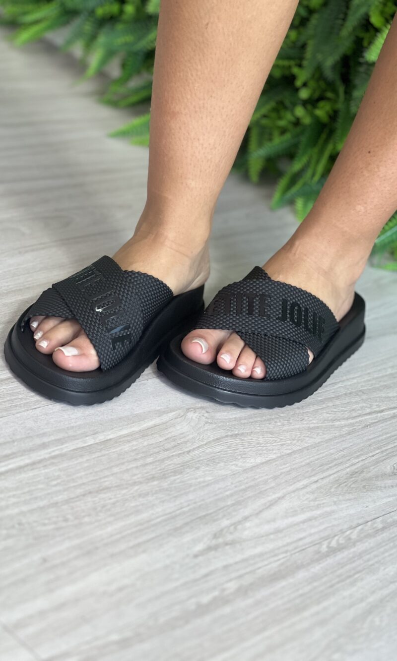 rasteira chinelo preto petite jolie pj6812ii