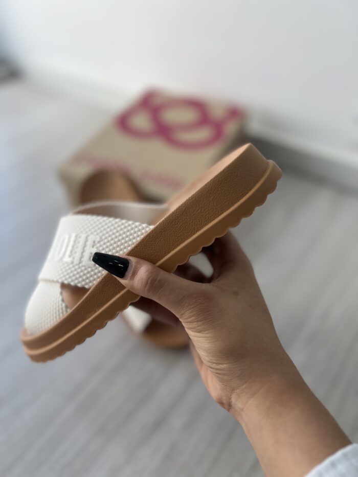 rasteira chinelo doce de leite petite jolie pj6812ii rasteira chinelo doce de leite petite jolie pj6812ii