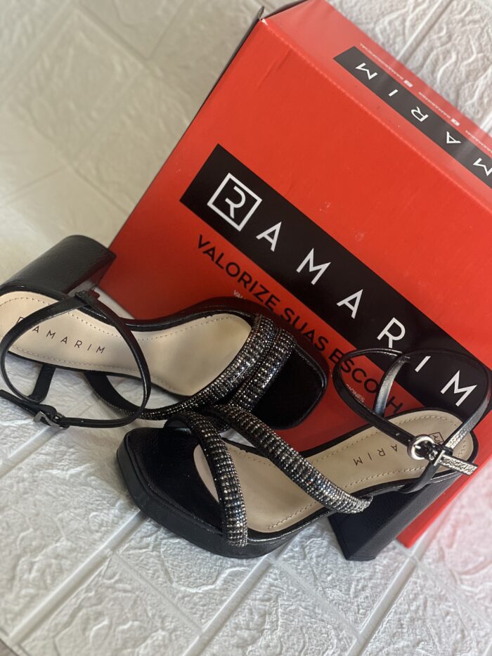 sandalia glam verniz preto brilhos ramarim 25 57202 sandalia glam verniz preto brilhos ramarim 25 57202