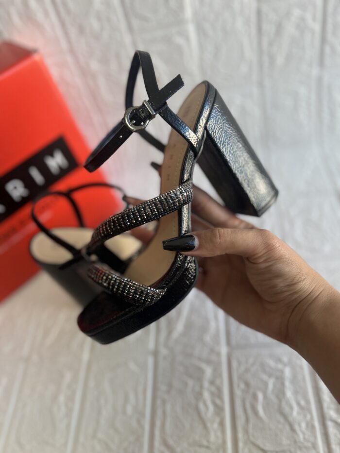 sandalia glam verniz preto brilhos ramarim 25 57202 sandalia glam verniz preto brilhos ramarim 25 57202