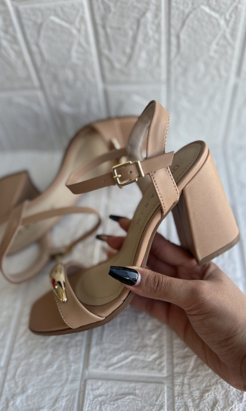 sandalia enfeite ouro caqui bege ramarim 25 41202