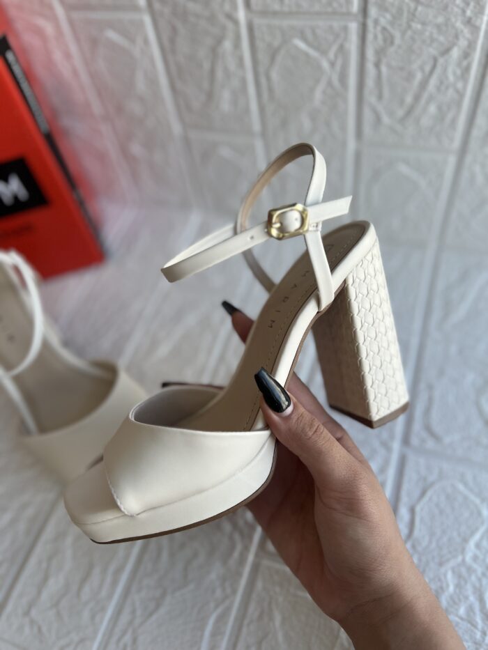 sandalia meia pata off white ramarim 25 57201 sandalia meia pata off white ramarim 25 57201