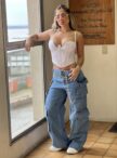 calca jeans wide leg cargo kelly 23 graus