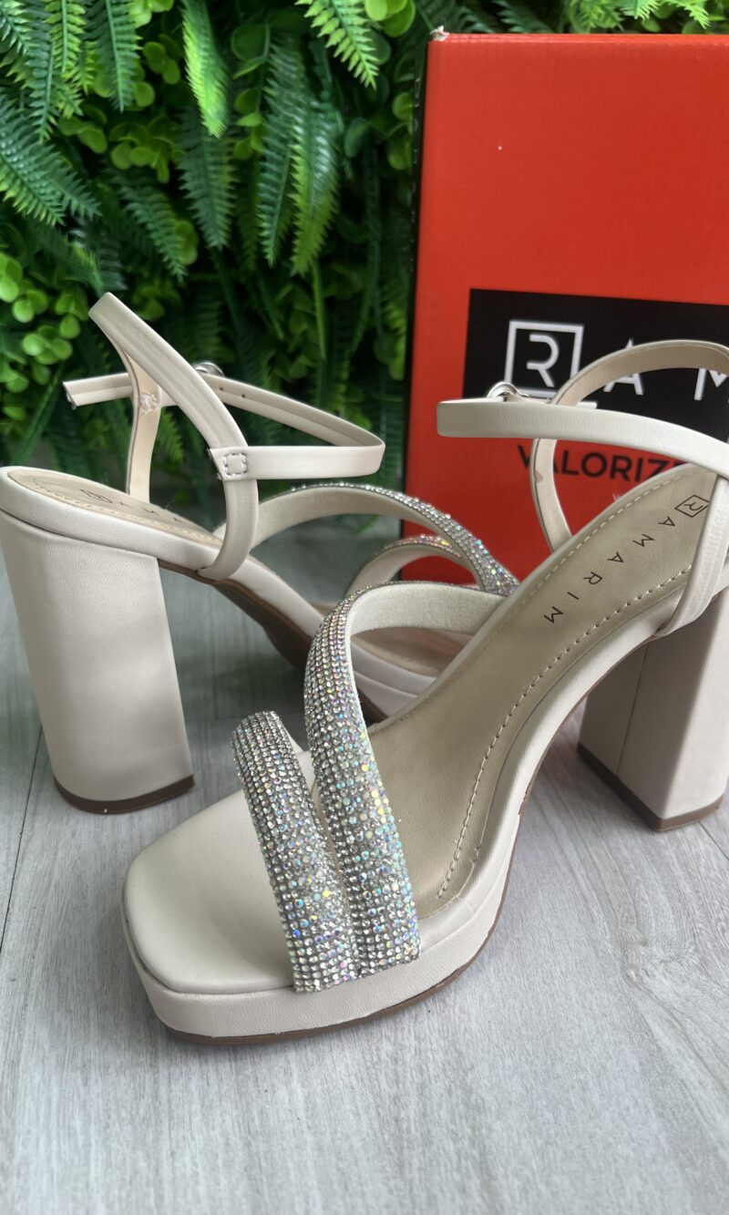 sandalia glam brilhos bege claro ramarim 25 57202