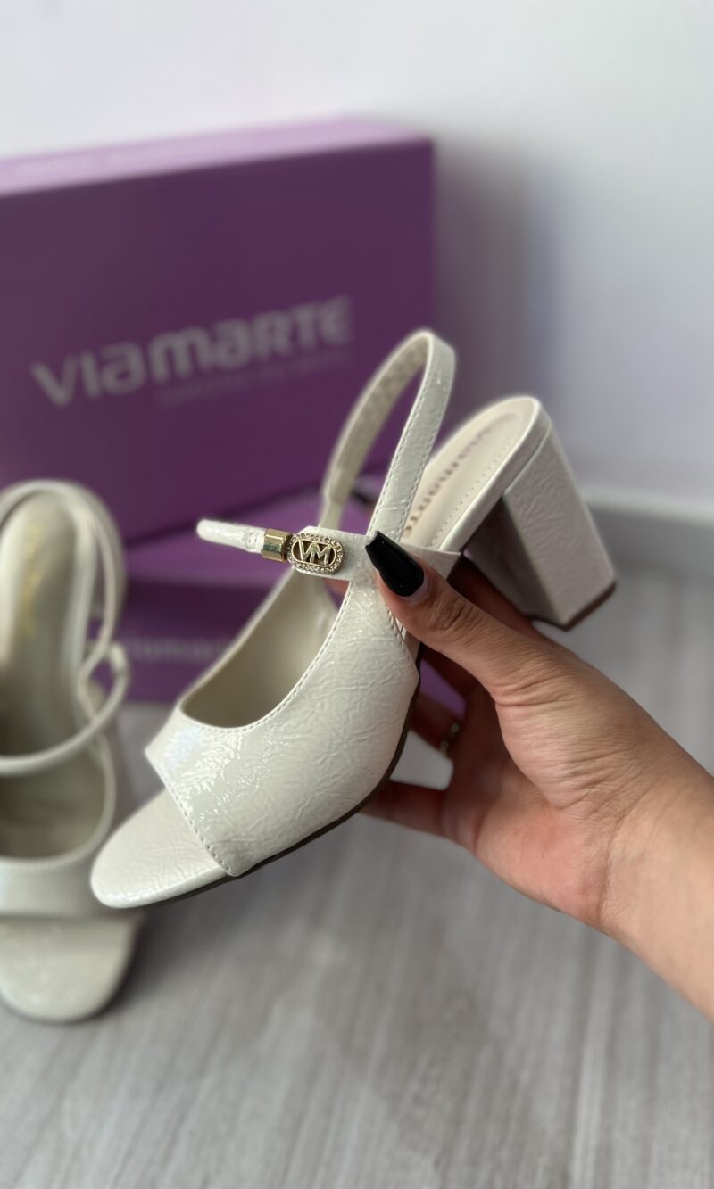 sandalia verniz croco off white via marte 265 005 02