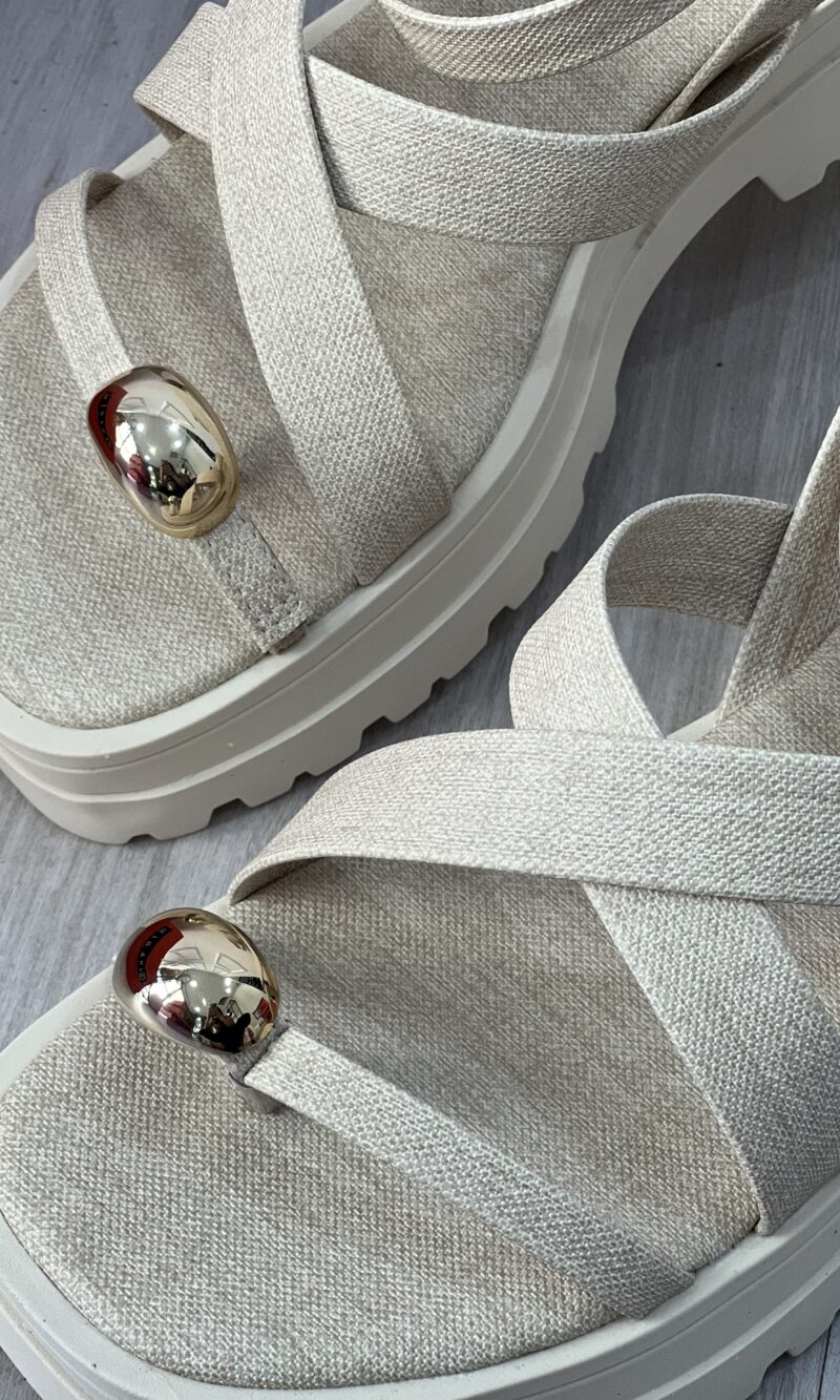 sandalia enfeite ouro bege ramarim 25 38204