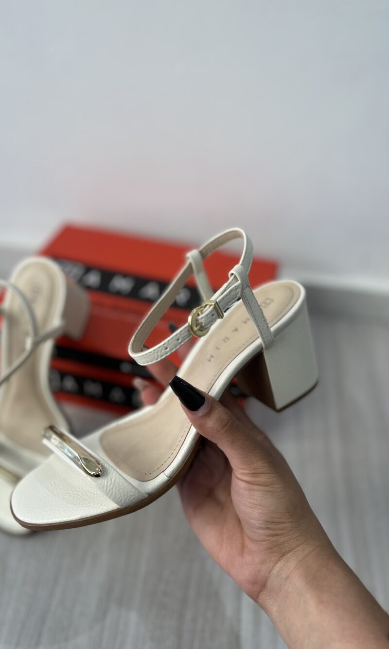 sandalia verniz off white ramarim 25 31201