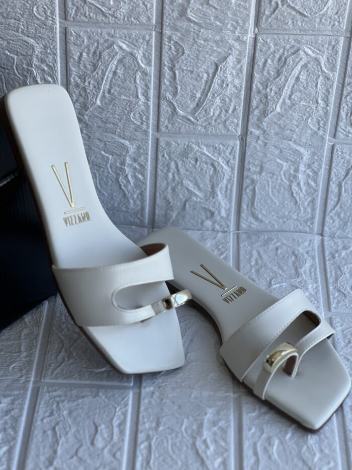 rasteira dedinho off white vizzano 6553 102 rasteira dedinho off white vizzano 6553 102