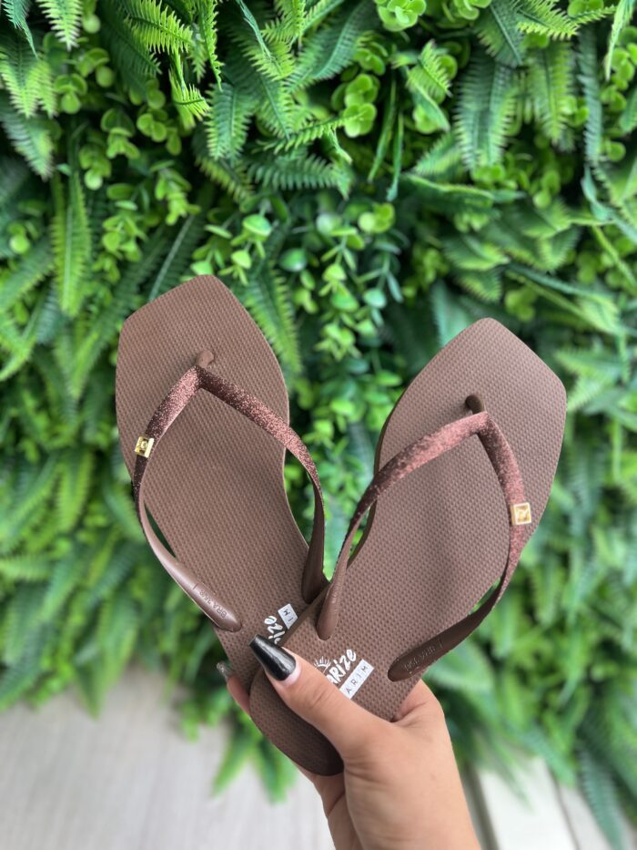 chinelo tira glitter marrom solarize ramarim 251233 chinelo tira glitter marrom solarize ramarim 251233