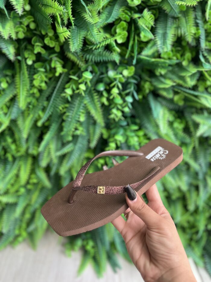 chinelo tira glitter marrom solarize ramarim 251233 chinelo tira glitter marrom solarize ramarim 251233