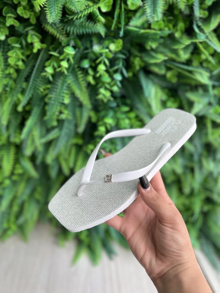 chinelo branco prata com metal solarize ramarim 252235 chinelo branco prata com metal solarize ramarim 252235