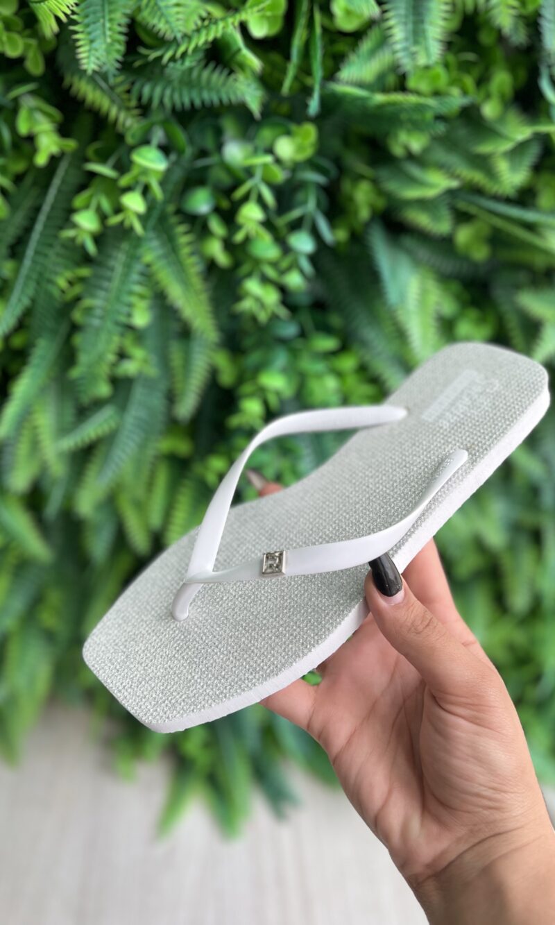 chinelo branco prata com metal solarize ramarim 252235