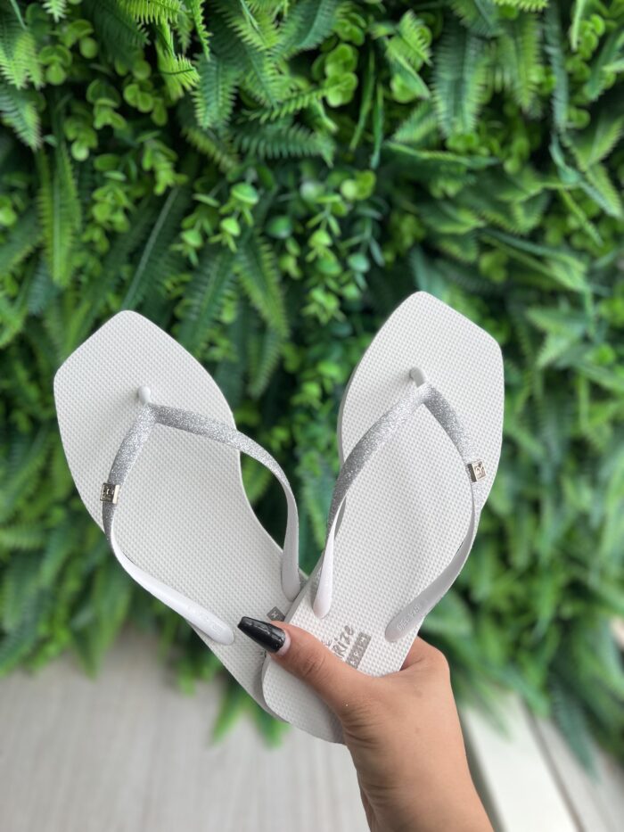 chinelo tira glitter branco solarize ramarim 251233 chinelo tira glitter branco solarize ramarim 251233