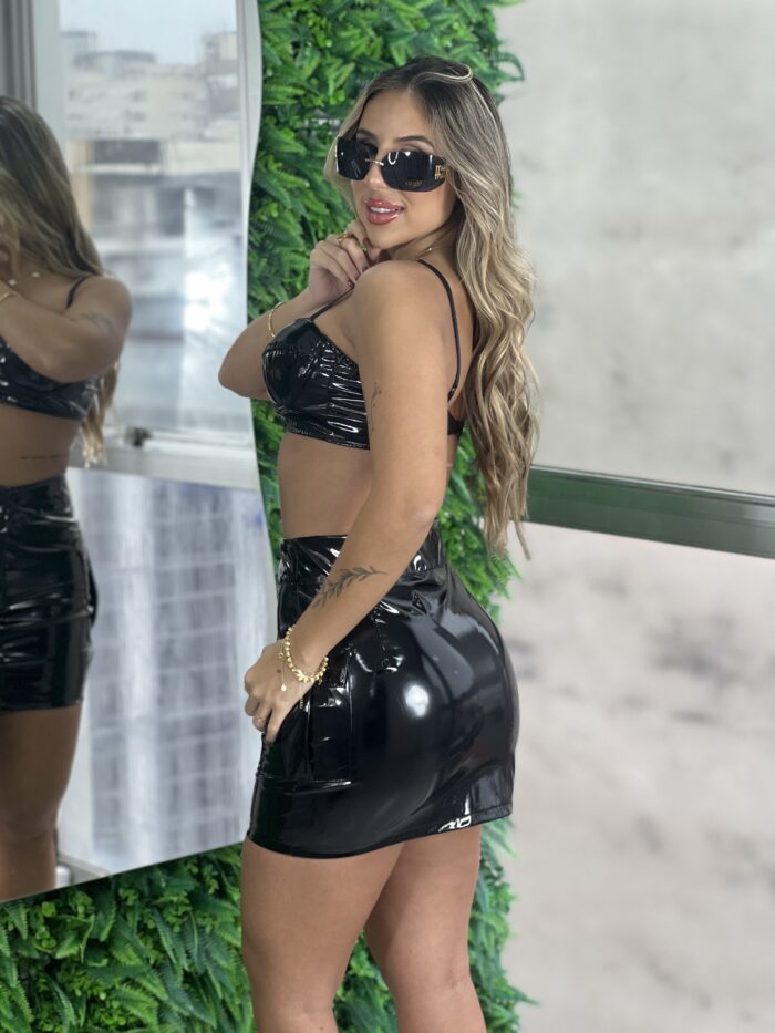 saia cargo vinil preto saia cargo vinil preto