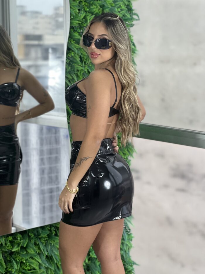 saia cargo vinil preto saia cargo vinil preto