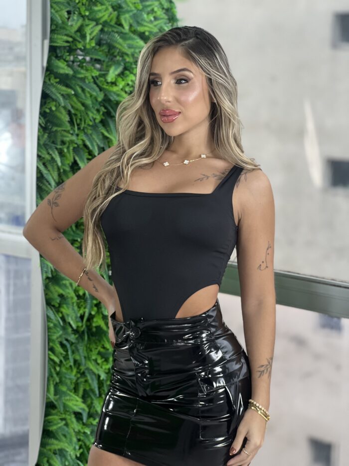 saia cargo vinil preto saia cargo vinil preto