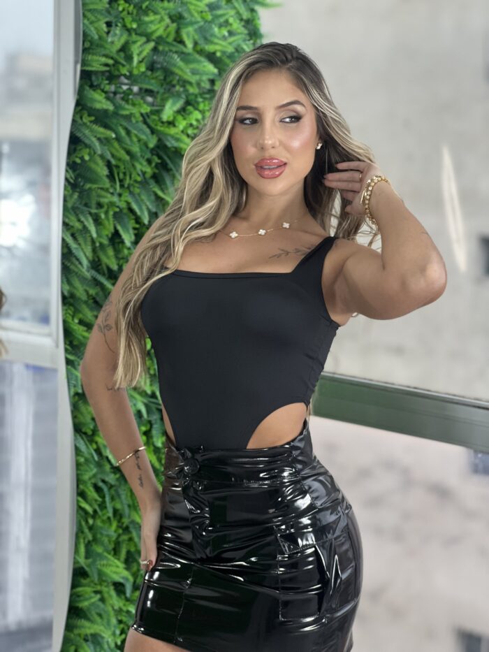 saia cargo vinil preto saia cargo vinil preto