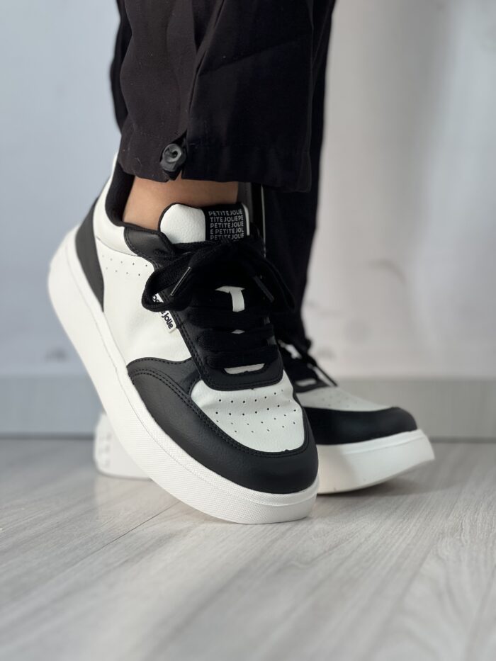 tÊnis preto branco petite jolie pj7537