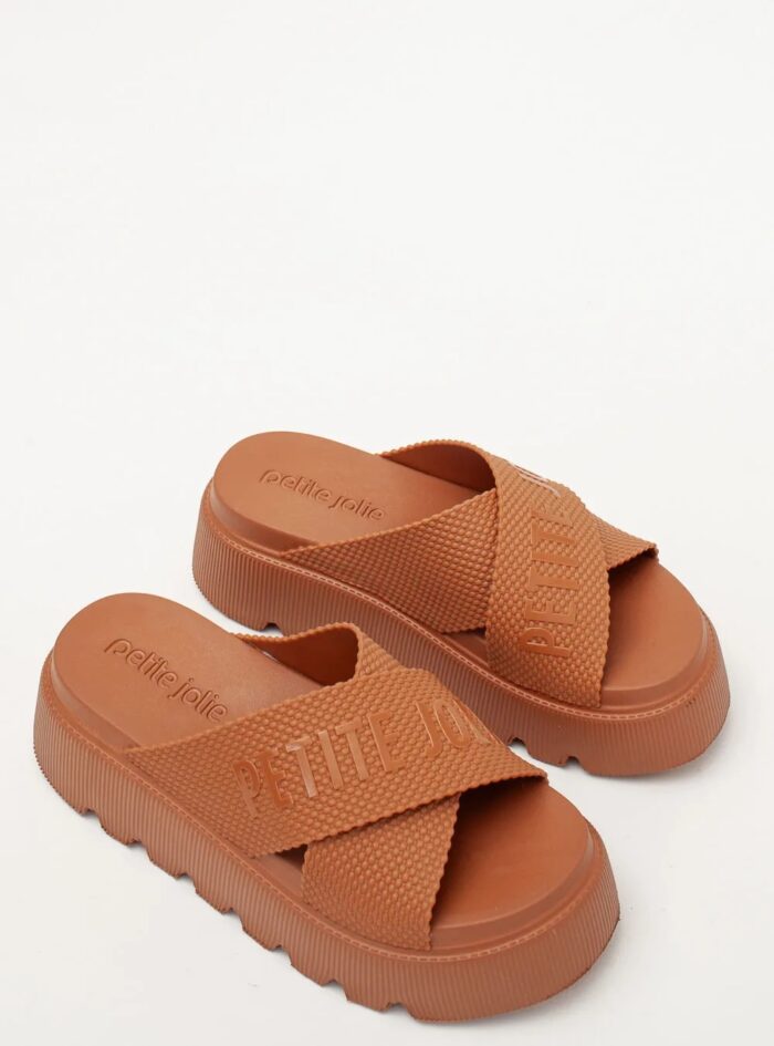 tamanco chinelo tratorado doce de leite petite jolie pj7588 tamanco chinelo tratorado doce de leite petite jolie pj7588