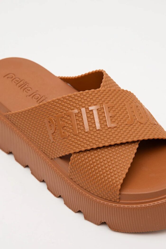 tamanco chinelo tratorado doce de leite petite jolie pj7588 tamanco chinelo tratorado doce de leite petite jolie pj7588