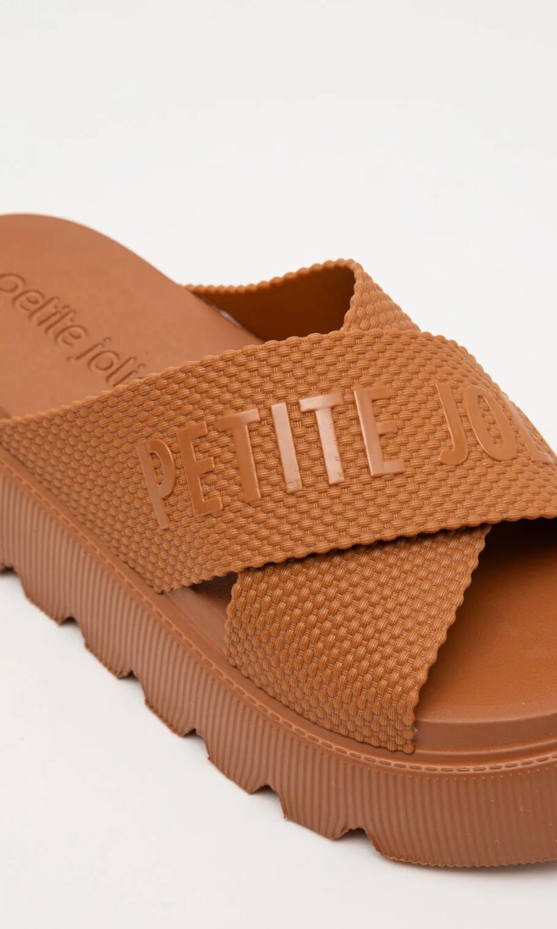 tamanco chinelo tratorado doce de leite petite jolie pj7588 tamanco chinelo tratorado doce de leite petite jolie pj7588