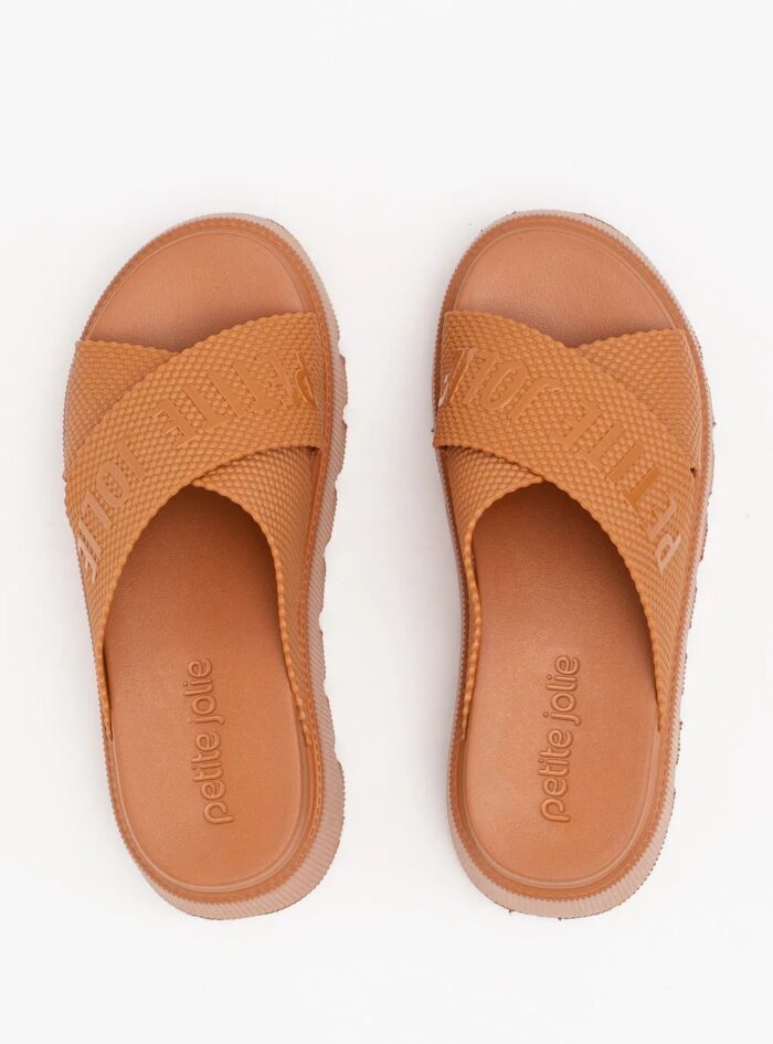 tamanco chinelo tratorado doce de leite petite jolie pj7588 tamanco chinelo tratorado doce de leite petite jolie pj7588