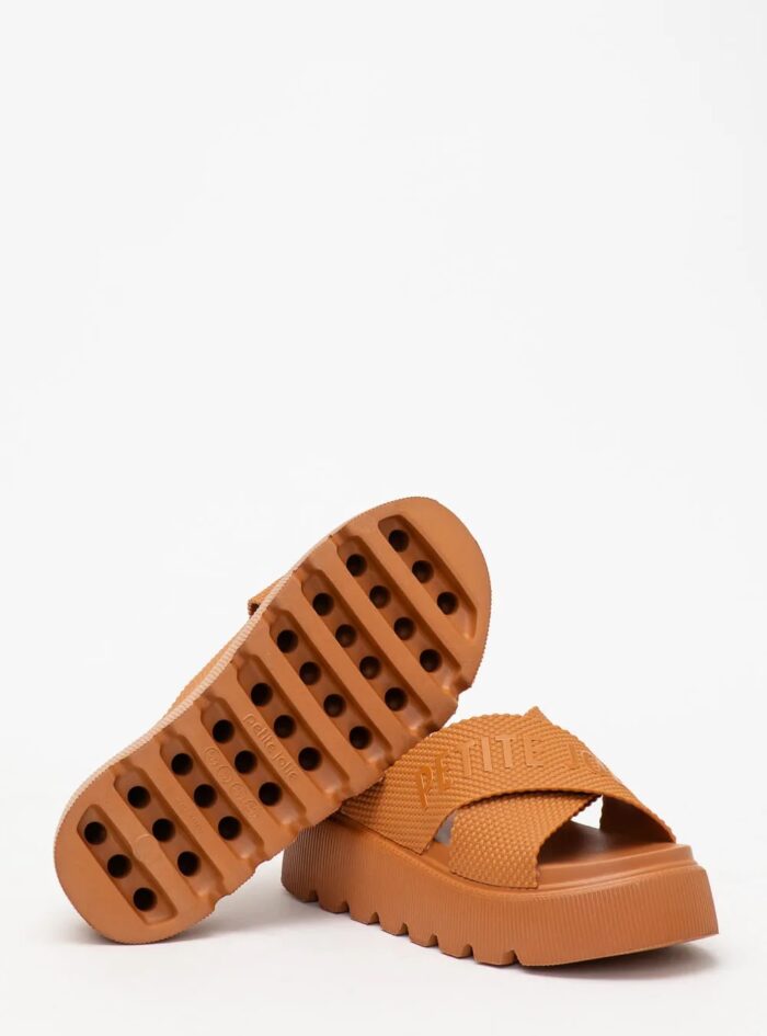 tamanco chinelo tratorado doce de leite petite jolie pj7588 tamanco chinelo tratorado doce de leite petite jolie pj7588