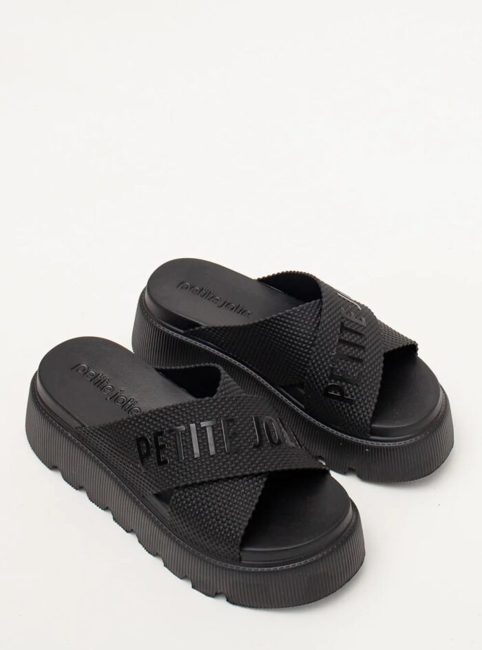 tamanco chinelo tratorado preto petite jolie pj7588 tamanco chinelo tratorado preto petite jolie pj7588