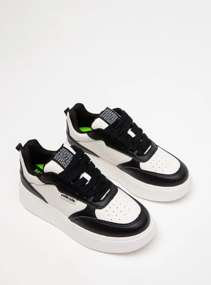 tenis preto branco petite jolie pj7537