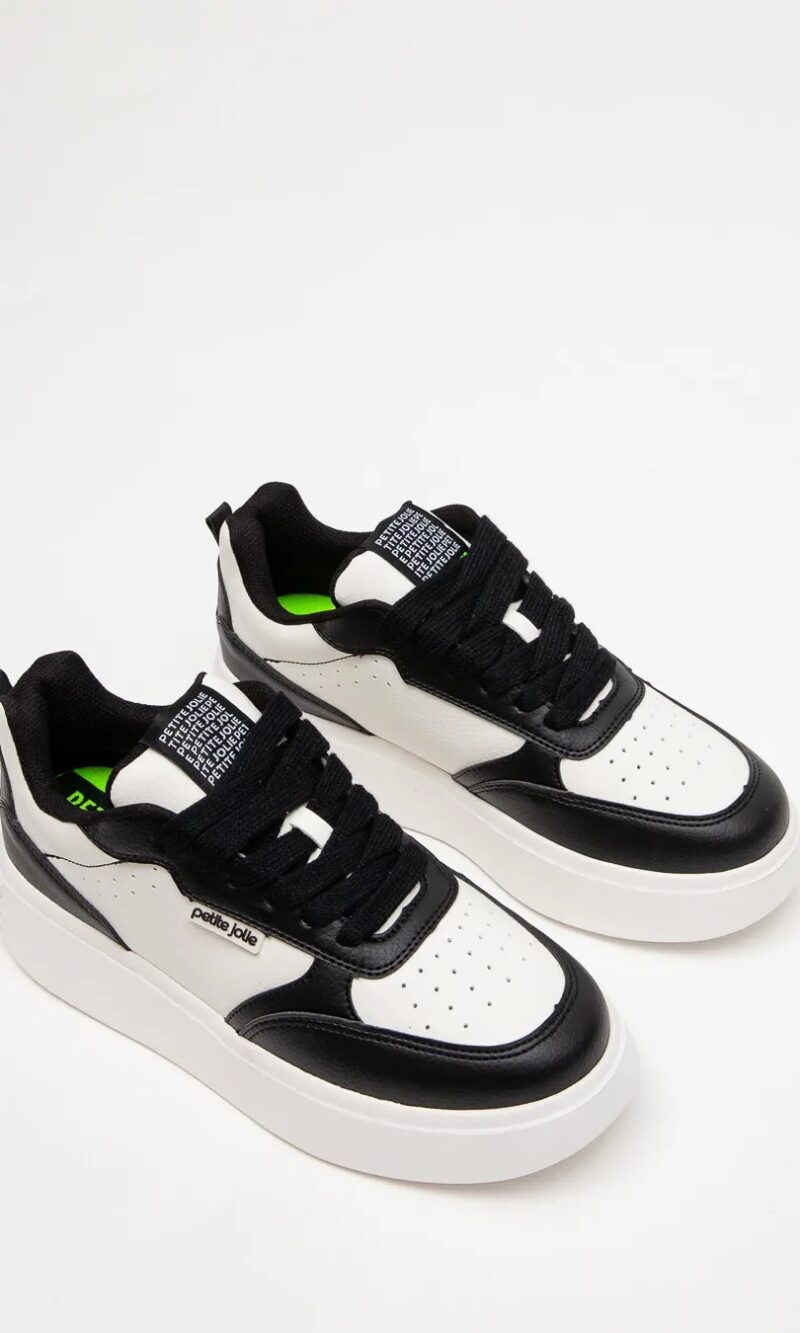 tenis preto branco petite jolie pj7537