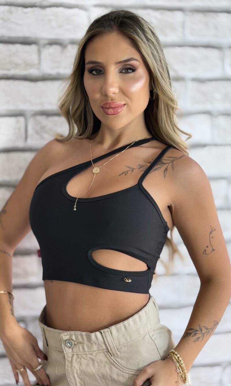 cropped thaila preto
