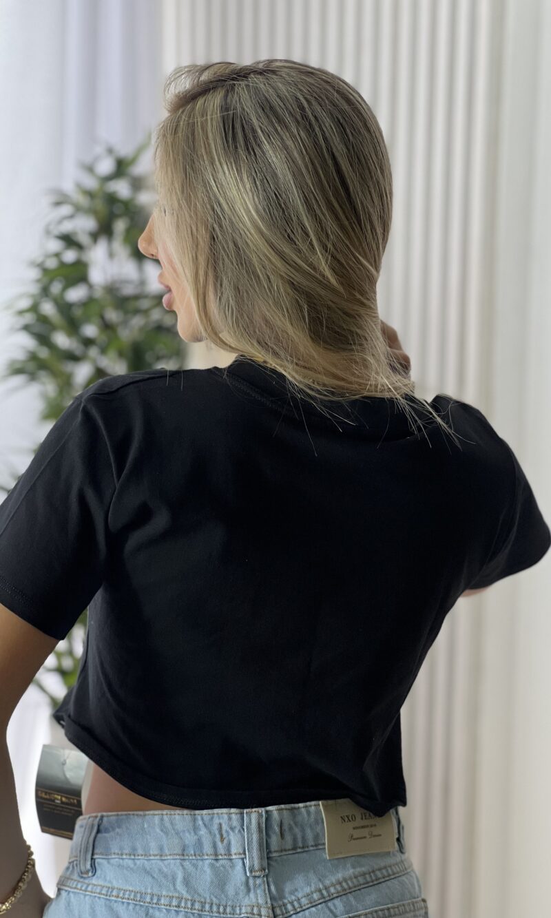 cropped t shirt ad preto cropped t shirt ad preto