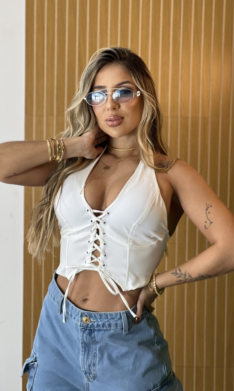 cropped naila off white