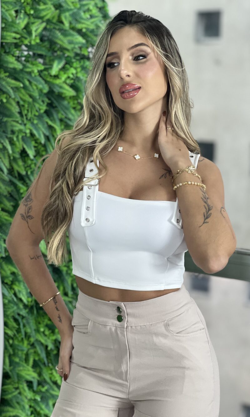 cropped thayse branco