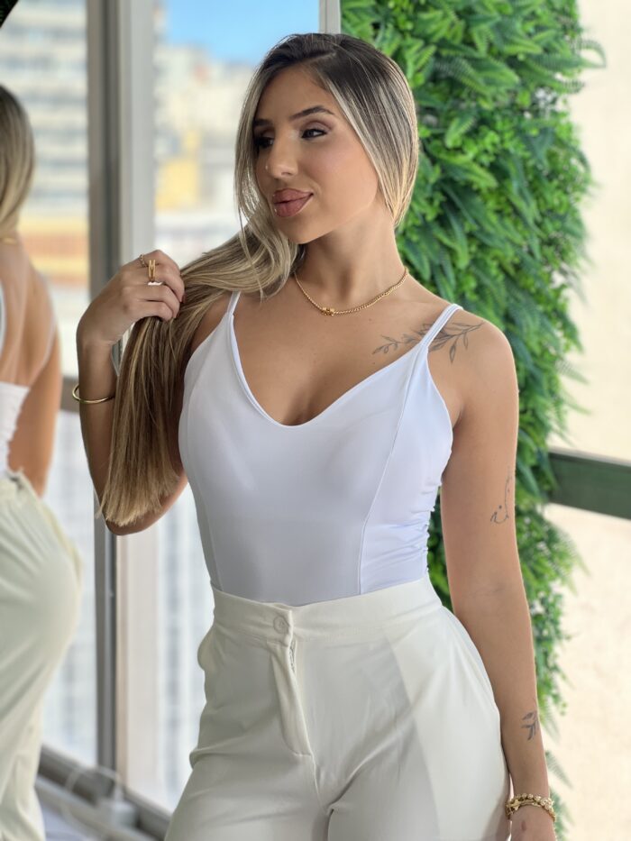 body pillar branco body pillar branco