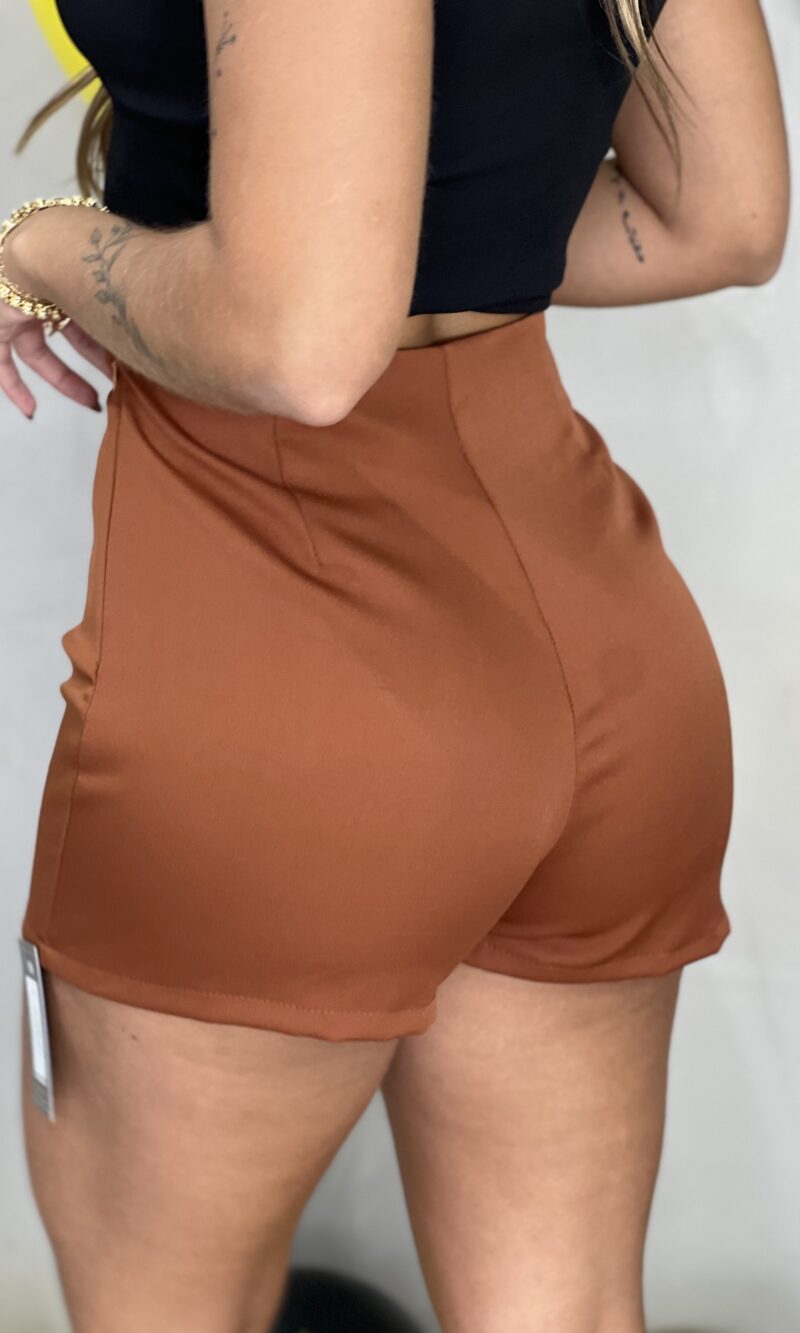 black short alfaiataria caramelo