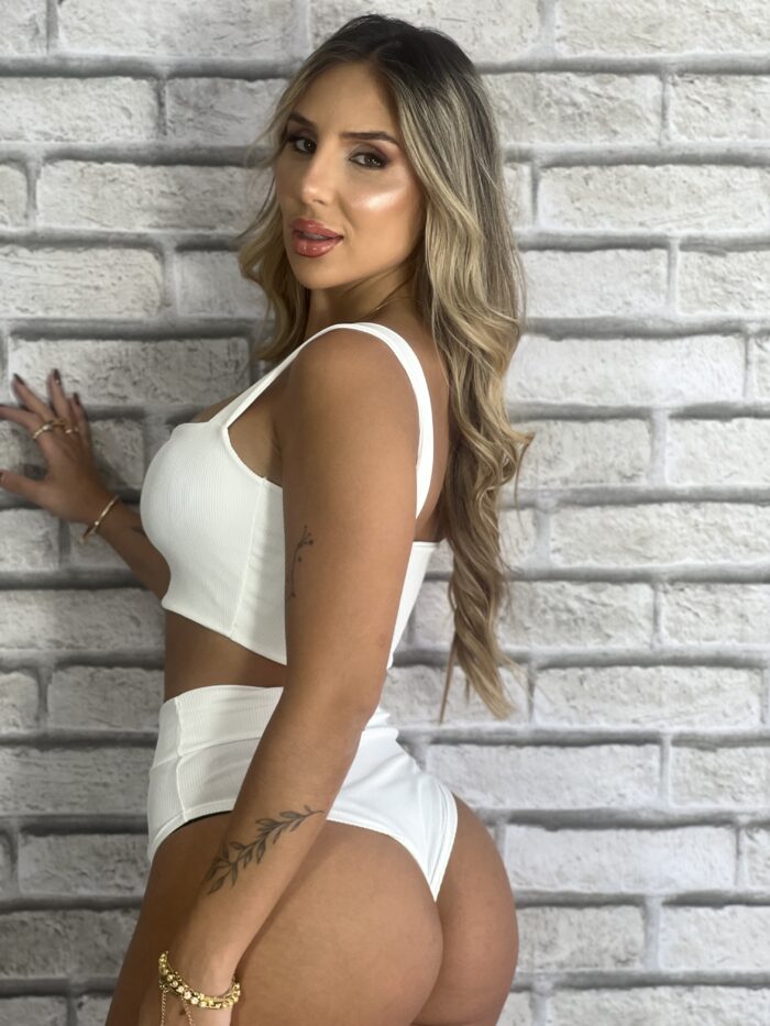 conjunto hot pants ad off white conjunto hot pants ad off white