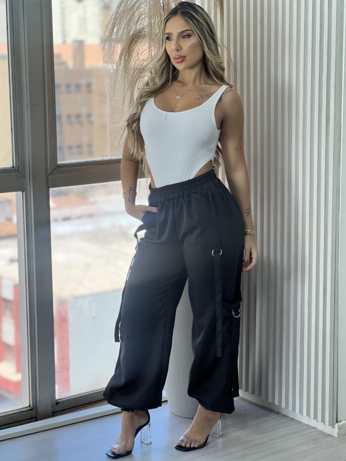 body canelado cavado branco