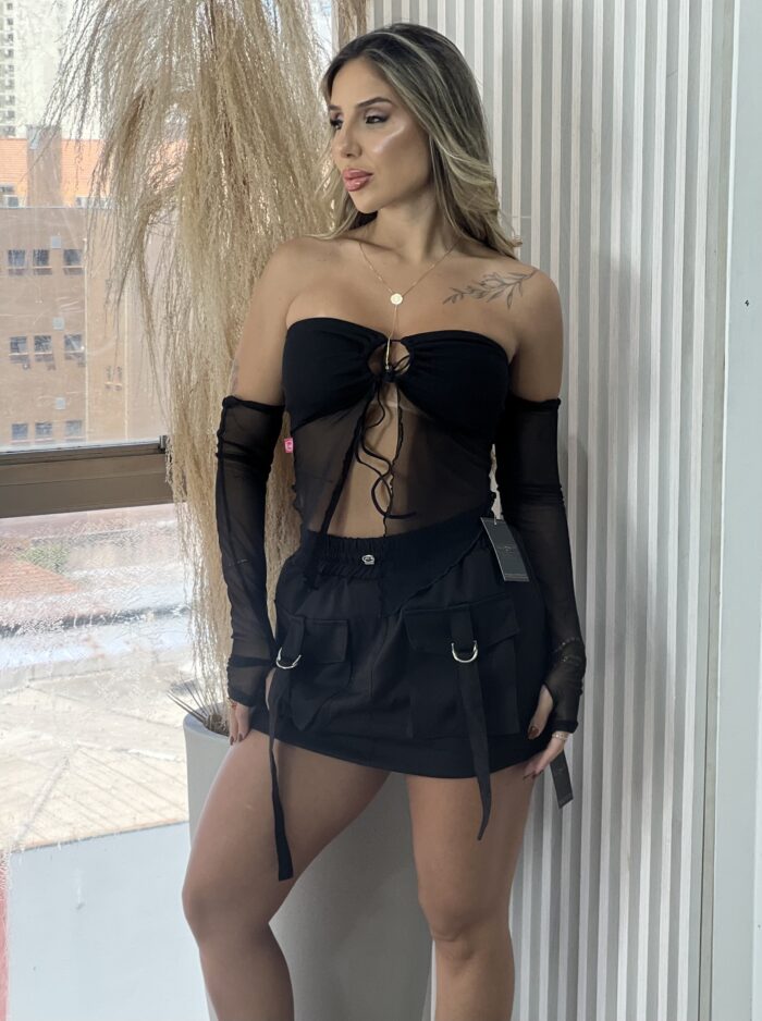 cropped celine tule com manguito preto cropped celine tule com manguito preto