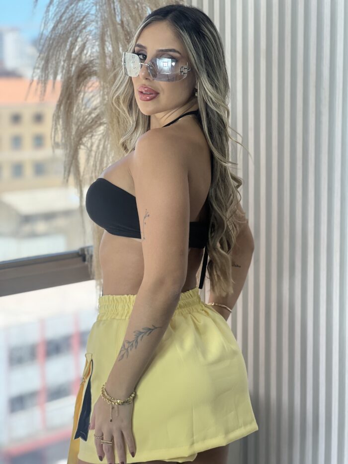 saia com short tai amarelo saia com short tai amarelo