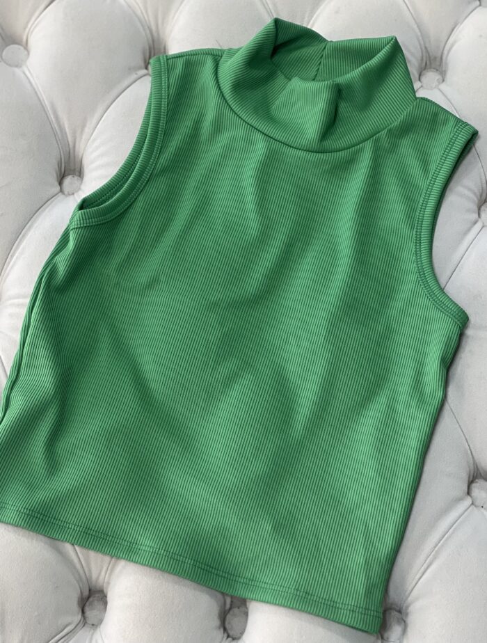 black cropped rayra verde bandeira