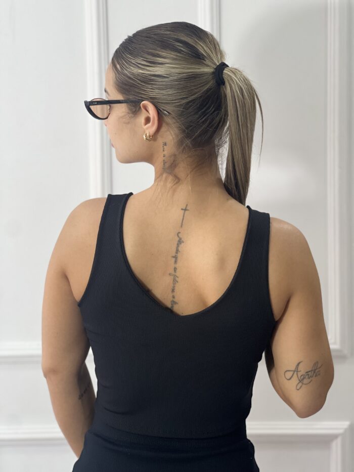 black cropped moni preto black cropped moni preto