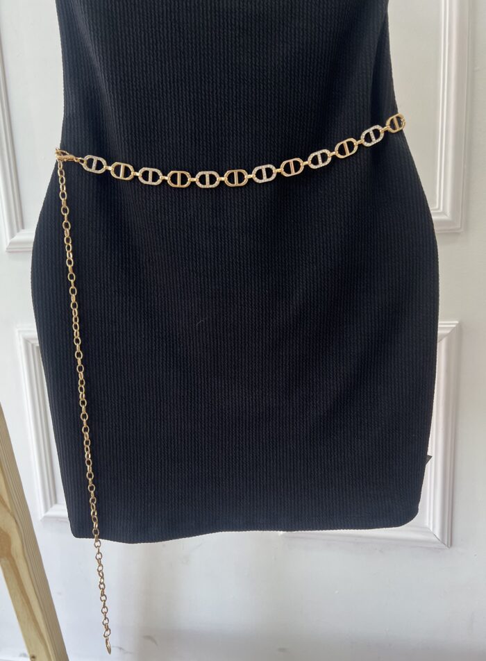 cinto corrente strass dourado