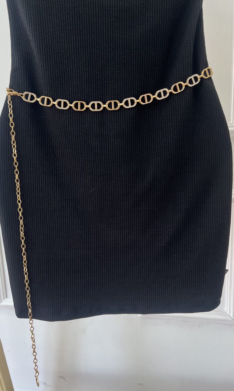 cinto corrente strass dourado