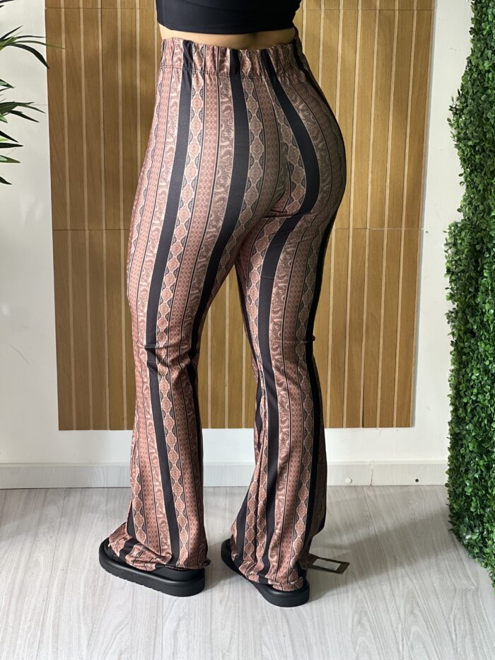 calÇa flare amara preta com marrom calÇa flare amara preta com marrom