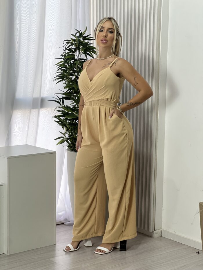 macacÃo longo tetÉia bege macacÃo longo tetÉia bege