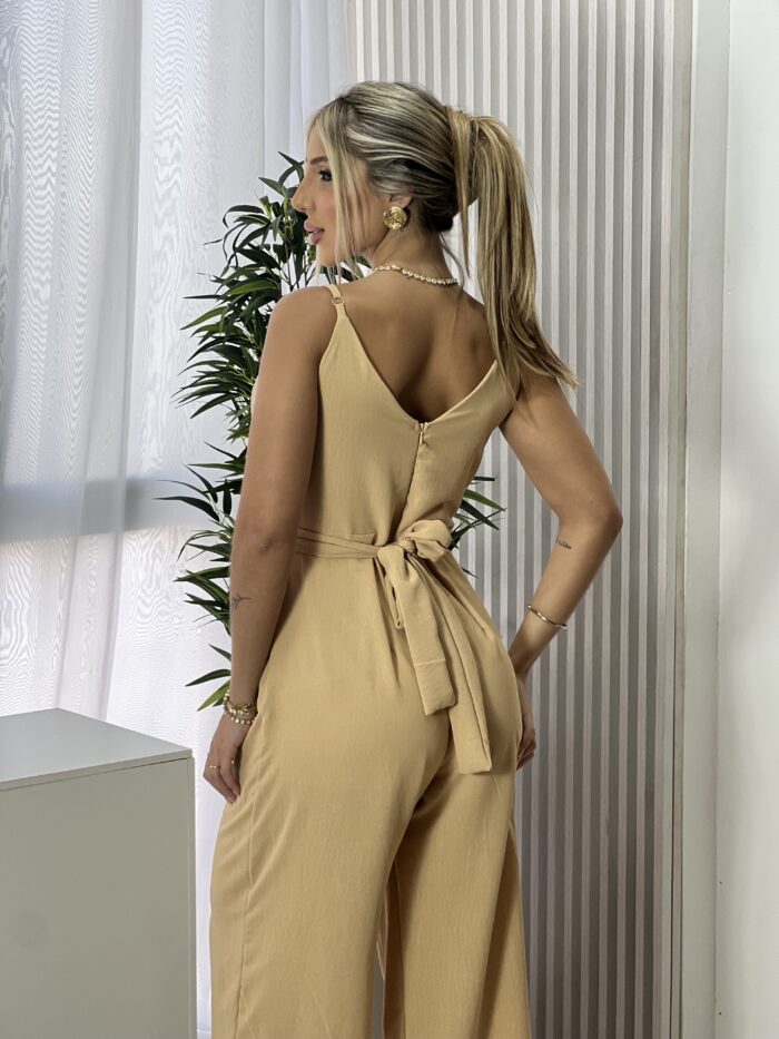 macacÃo longo tetÉia bege macacÃo longo tetÉia bege