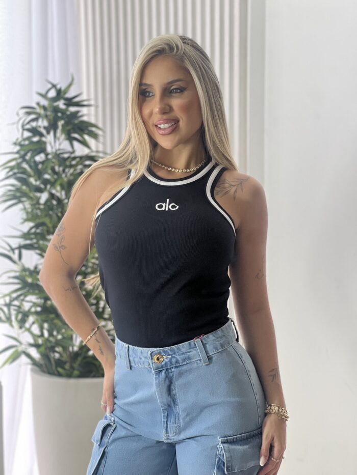 regata alo preto detalhes branco regata alo preto detalhes branco