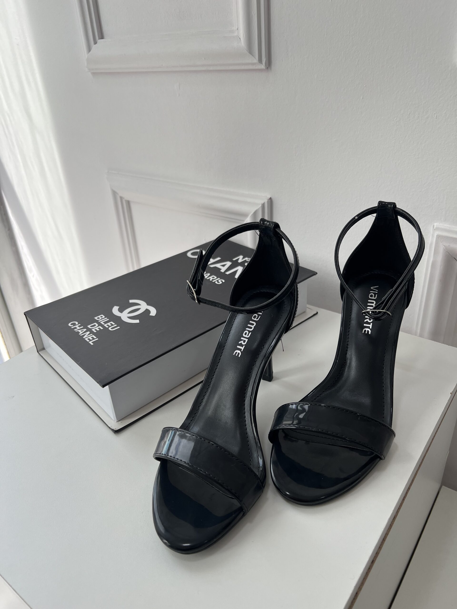 sandalia bico fino preto via marte 23 18601 01 sandalia bico fino preto via marte 23 18601 01